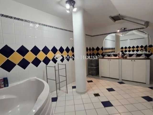 Eladó ház Diósd 163 nm