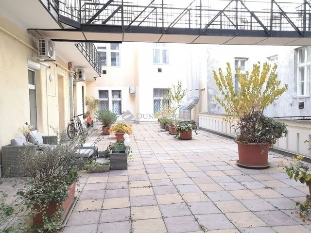 Eladó lakás Budapest VI. kerület, Diplomatanegyed 72 nm