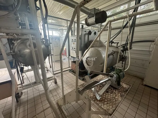 Eladó kereskedelmi és ipari ingatlan Törökbálint 200 nm