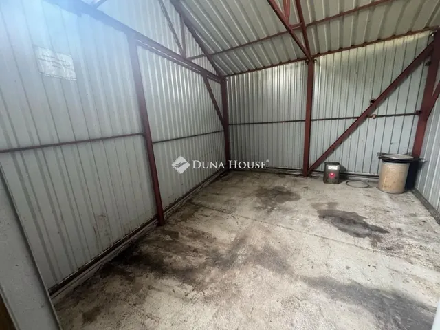 Eladó kereskedelmi és ipari ingatlan Törökbálint 200 nm