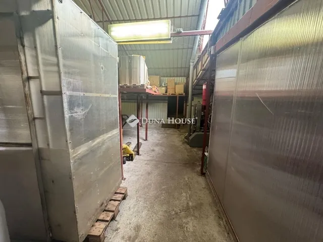 Eladó kereskedelmi és ipari ingatlan Törökbálint 200 nm