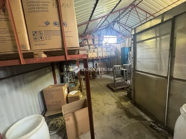 Eladó kereskedelmi és ipari ingatlan Törökbálint 200 nm