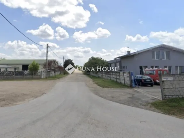 Eladó kereskedelmi és ipari ingatlan Vecsés 3017 nm