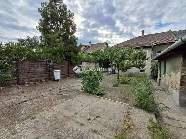 Eladó ház Budapest XV. kerület 80 nm