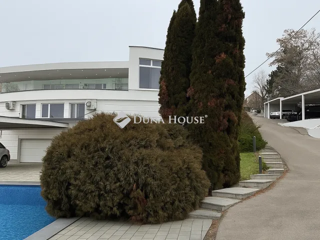 Eladó lakás Budapest III. kerület, Táborhegy 118 nm