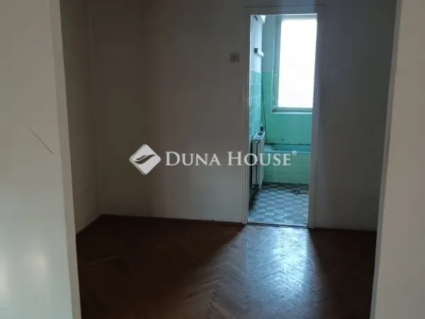 Eladó ház Budapest III. kerület, Táborhegy 200 nm