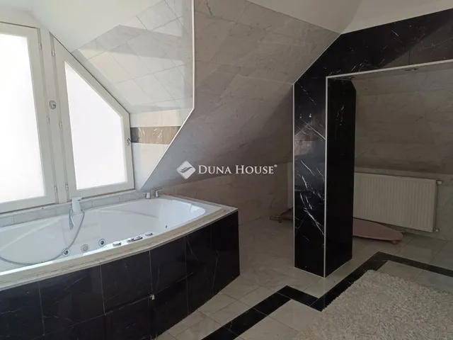 Eladó lakás Budapest II. kerület 161 nm