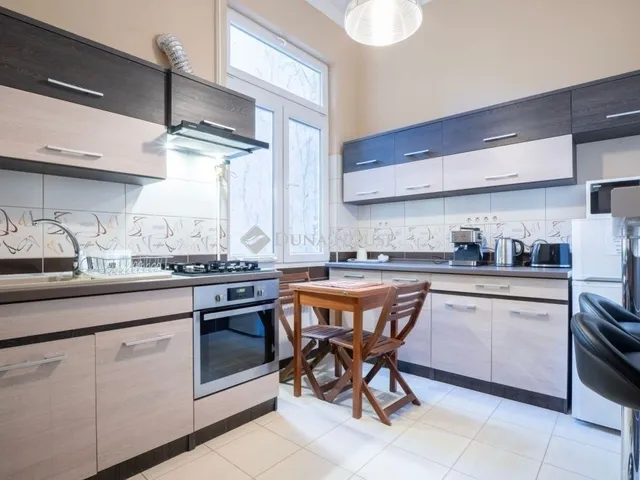 Eladó lakás Budapest VI. kerület, Nagykörúton kívüli terület 59 nm