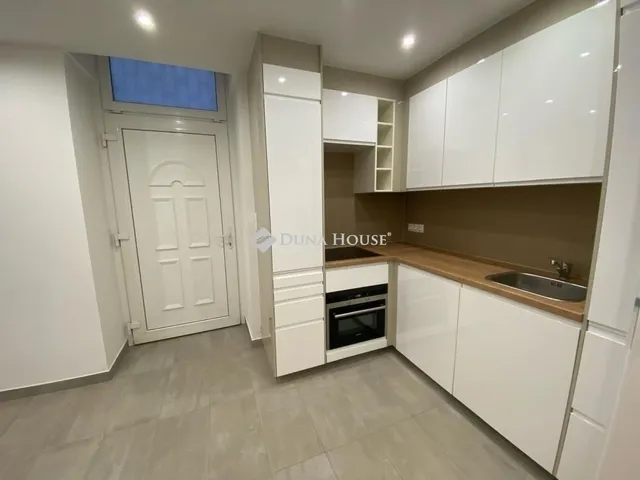 Eladó lakás Budapest VI. kerület 35 nm