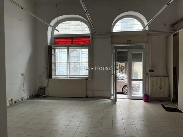 Eladó kereskedelmi és ipari ingatlan Budapest VI. kerület 122 nm