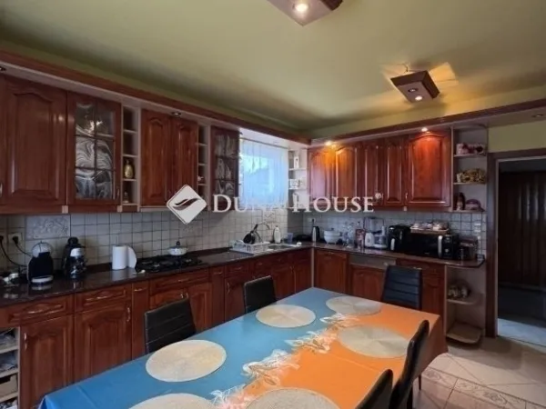 Eladó ház Vecsés 211 nm