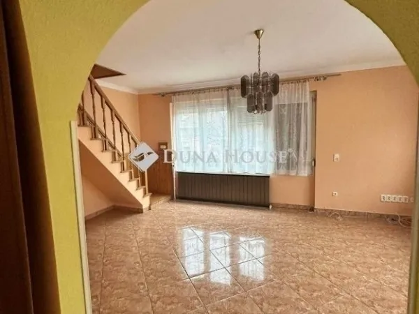 Eladó ház Vecsés 211 nm