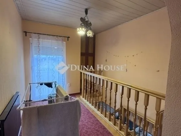 Eladó ház Vecsés 211 nm