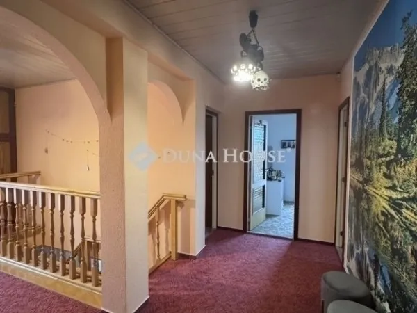 Eladó ház Vecsés 211 nm