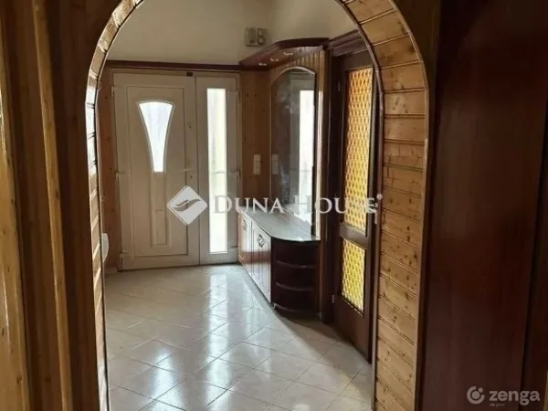 Eladó ház Vecsés 211 nm