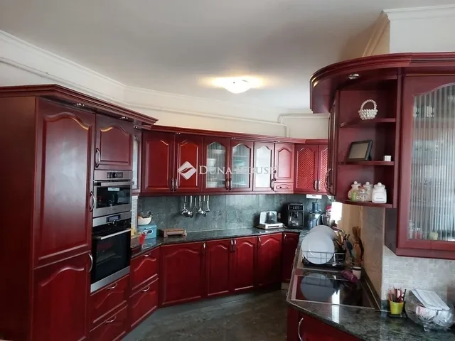 Eladó lakás Budapest XIV. kerület, Kiszugló 161 nm