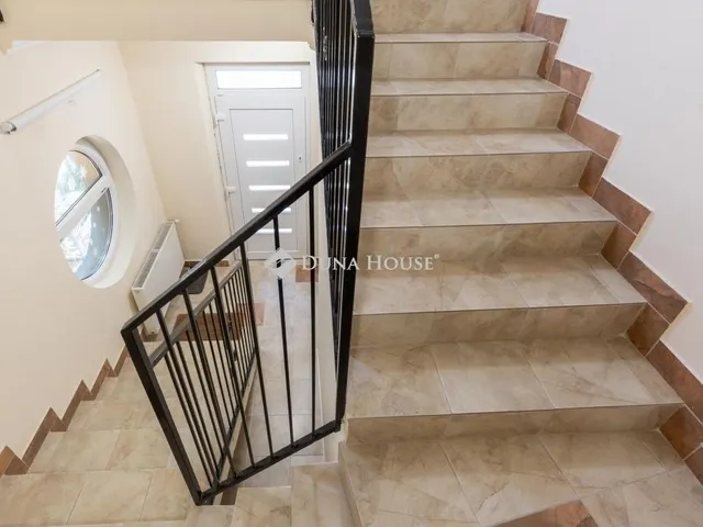 Eladó ház Budapest XVI. kerület, Sashalom 180 nm