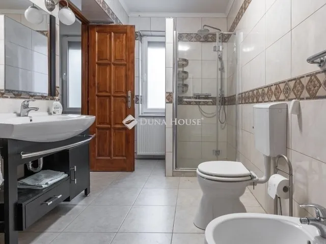 Eladó ház Budapest XVI. kerület, Sashalom 180 nm