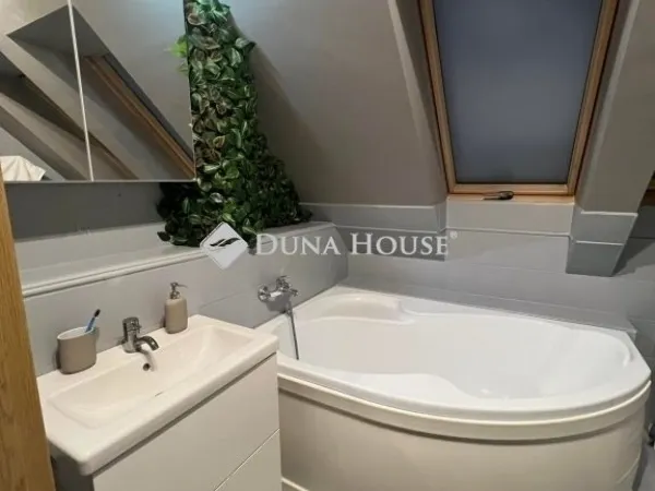 Eladó lakás Budapest XVI. kerület 100 nm