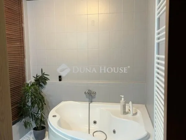 Eladó lakás Budapest XVI. kerület 100 nm