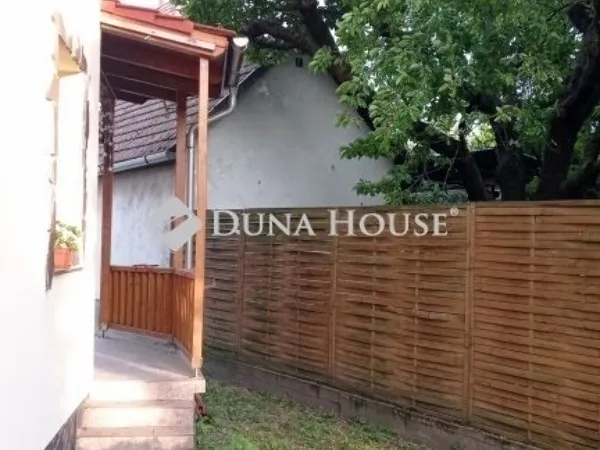 Eladó ház Budapest XVI. kerület, Sashalom 222 nm