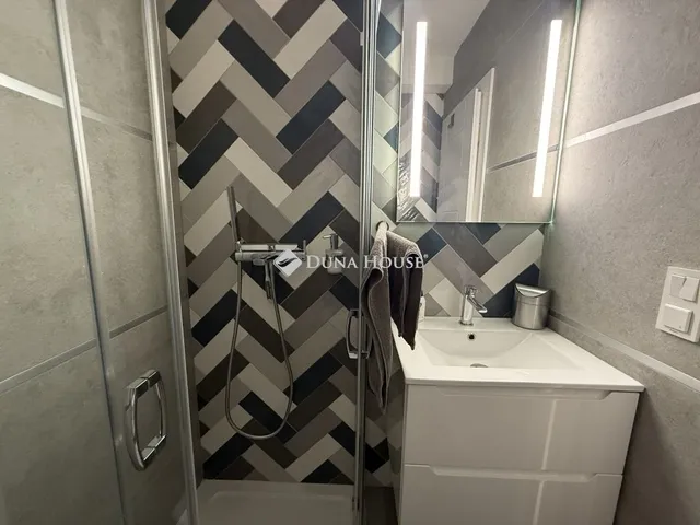 Eladó lakás Érd 150 nm