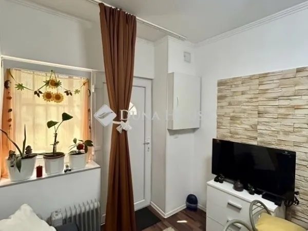 Eladó kereskedelmi és ipari ingatlan Budapest VIII. kerület, Józsefváros 15 nm