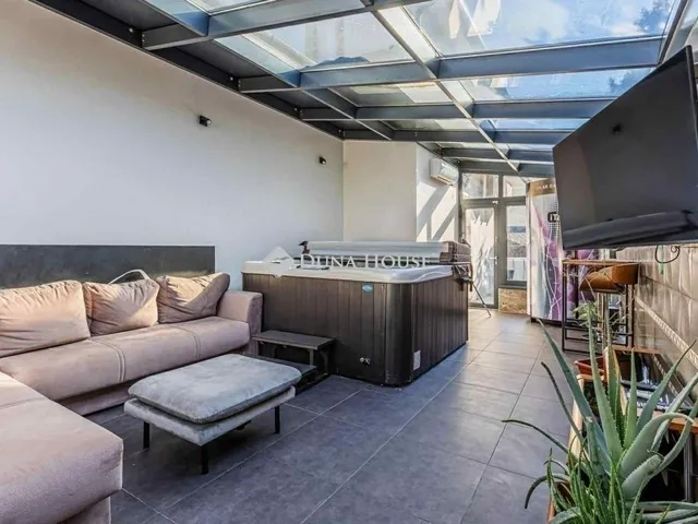 Eladó ház Budapest XV. kerület 330 nm