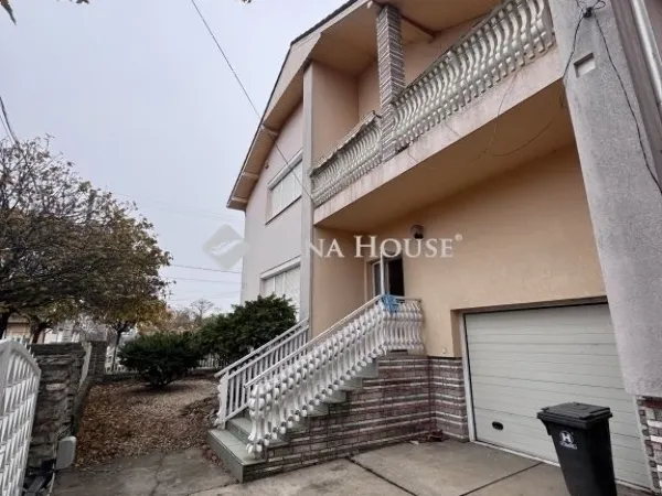 Eladó ház Vecsés 211 nm