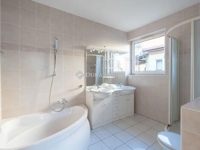 Eladó ház Budaörs 427 nm