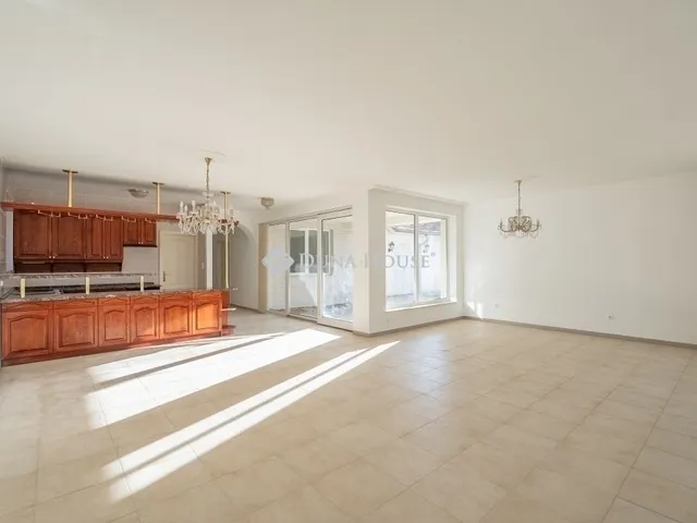 Eladó ház Budaörs 427 nm