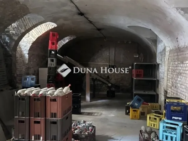 Eladó kereskedelmi és ipari ingatlan Budapest VIII. kerület 80 nm