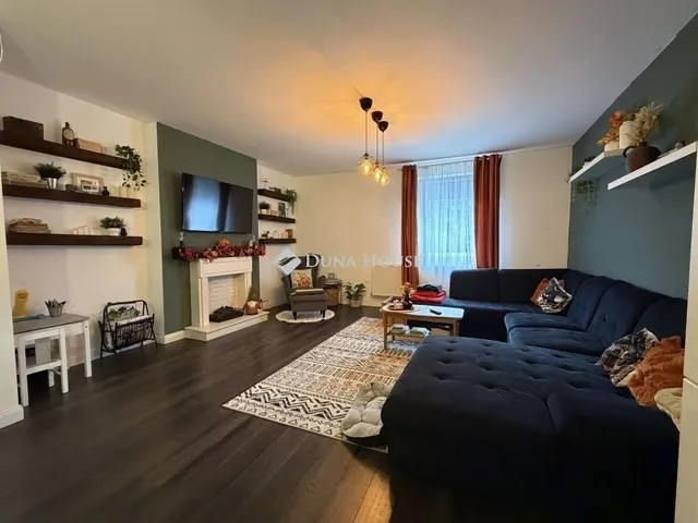 Eladó ház Budapest XVI. kerület, Sashalom 240 nm