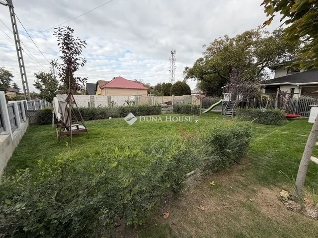 Eladó ház Budapest XVI. kerület, Sashalom 240 nm