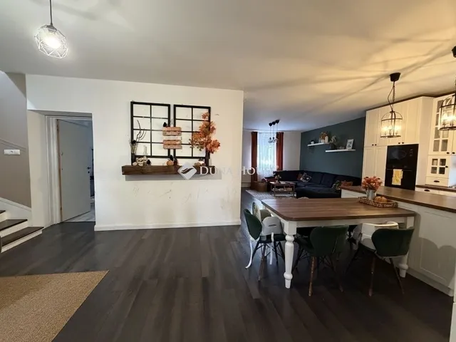 Eladó ház Budapest XVI. kerület, Sashalom 240 nm