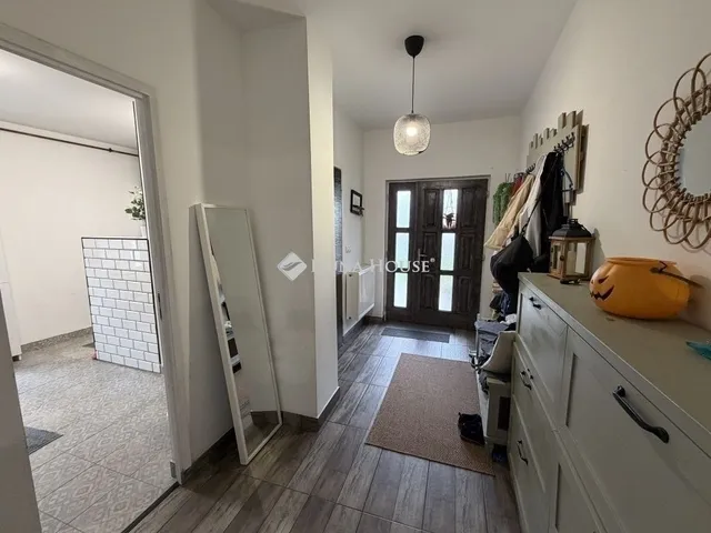 Eladó ház Budapest XVI. kerület, Sashalom 240 nm