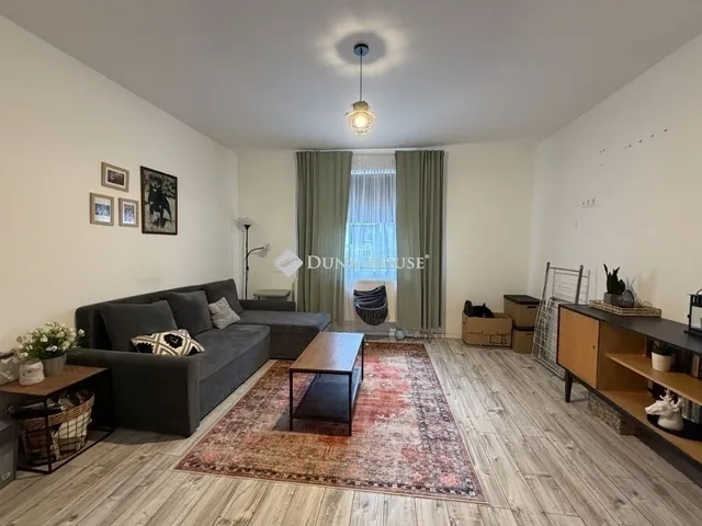 Eladó ház Budapest XVI. kerület, Sashalom 240 nm