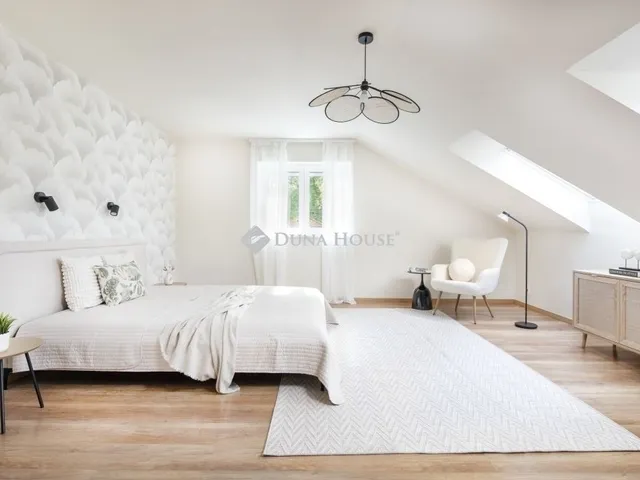 Eladó ház Budapest XVI. kerület 210 nm