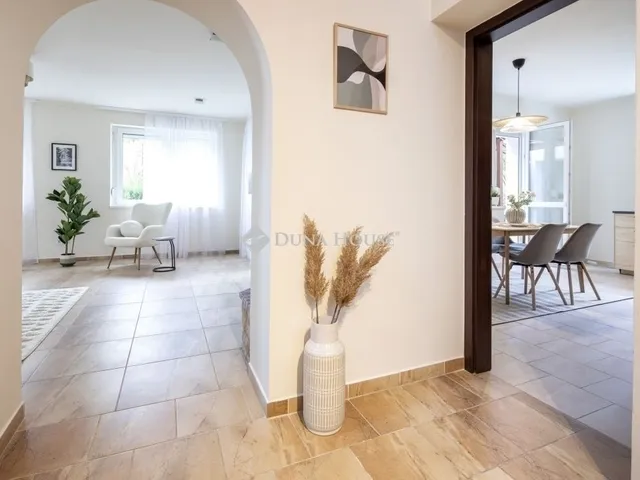 Eladó ház Budapest XVI. kerület 210 nm