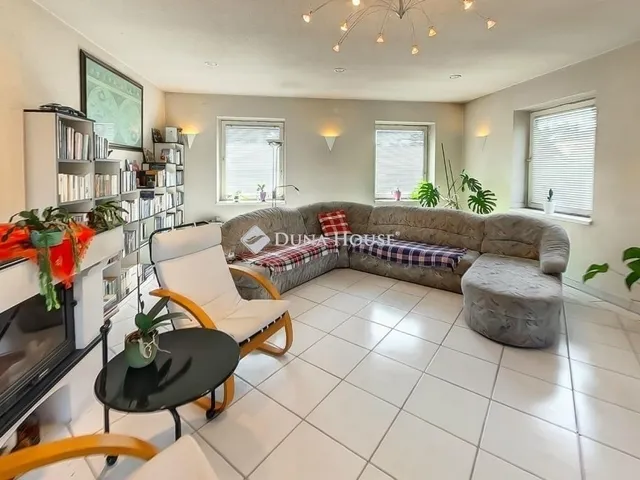 Eladó ház Budapest XVI. kerület, Rákosszentmihály 248 nm