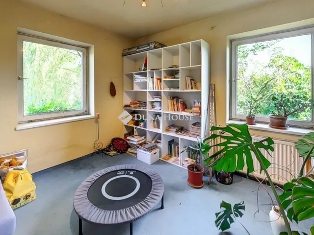 Eladó ház Budapest XVI. kerület, Rákosszentmihály 248 nm