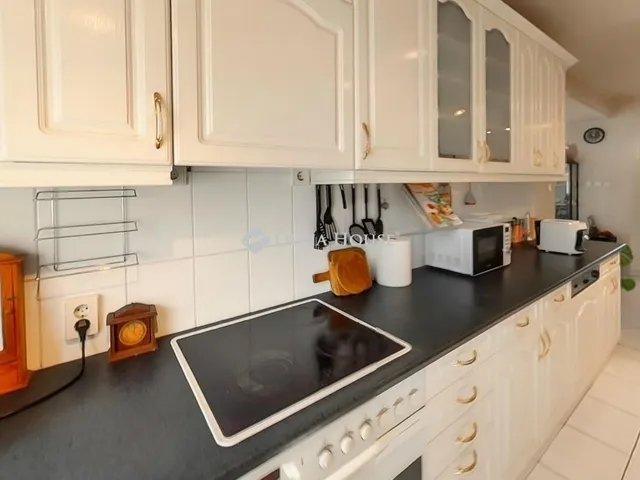 Eladó ház Budapest XVI. kerület, Rákosszentmihály 248 nm