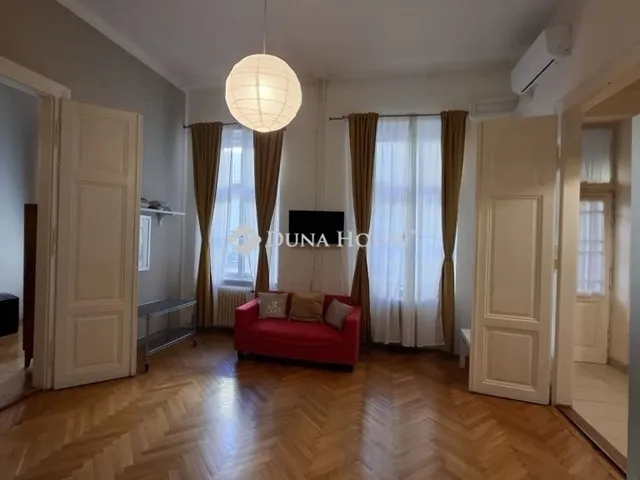 Eladó lakás Budapest VI. kerület 65 nm