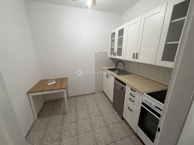 Eladó lakás Budapest III. kerület 52 nm