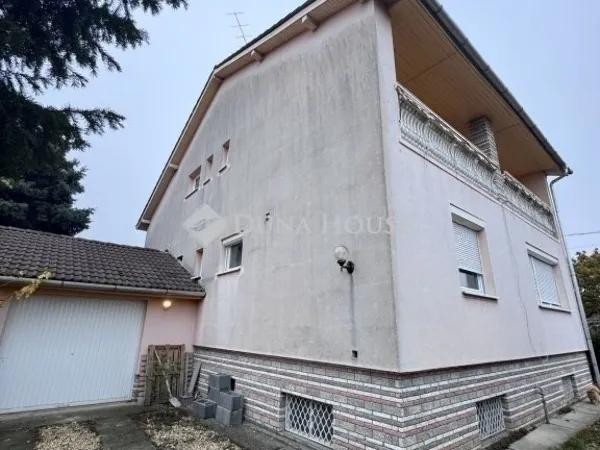 Eladó ház Vecsés 211 nm