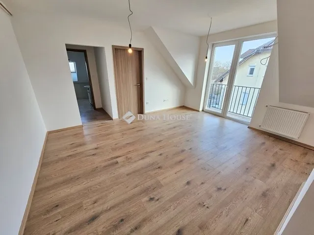 Eladó lakás Üllő 38 nm