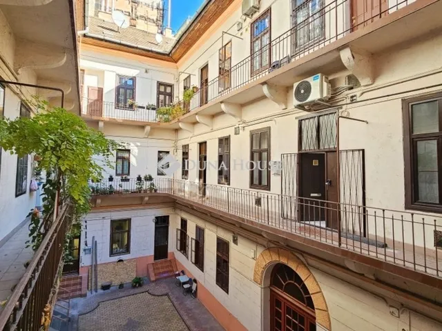 Eladó lakás Budapest VI. kerület, Nagykörúton kívüli terület 33 nm