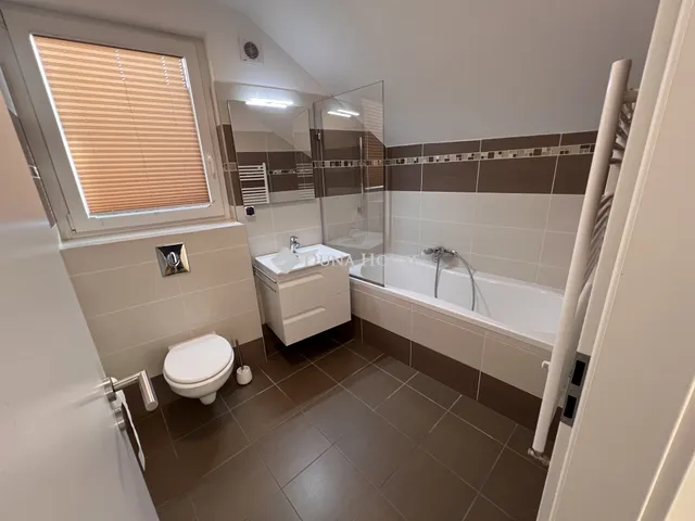 Eladó lakás Budapest VI. kerület, Nagykörúton kívüli terület 95 nm