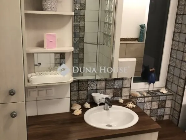 Eladó lakás Budapest VIII. kerület, Corvin negyed 72 nm