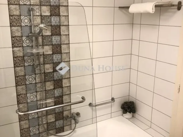 Eladó lakás Budapest VIII. kerület, Corvin negyed 72 nm